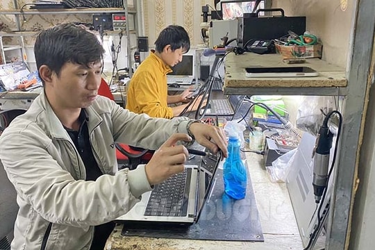 Thợ sửa máy tính sống "khỏe"